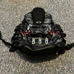 Oakley digicamo kitchen sink 34liter